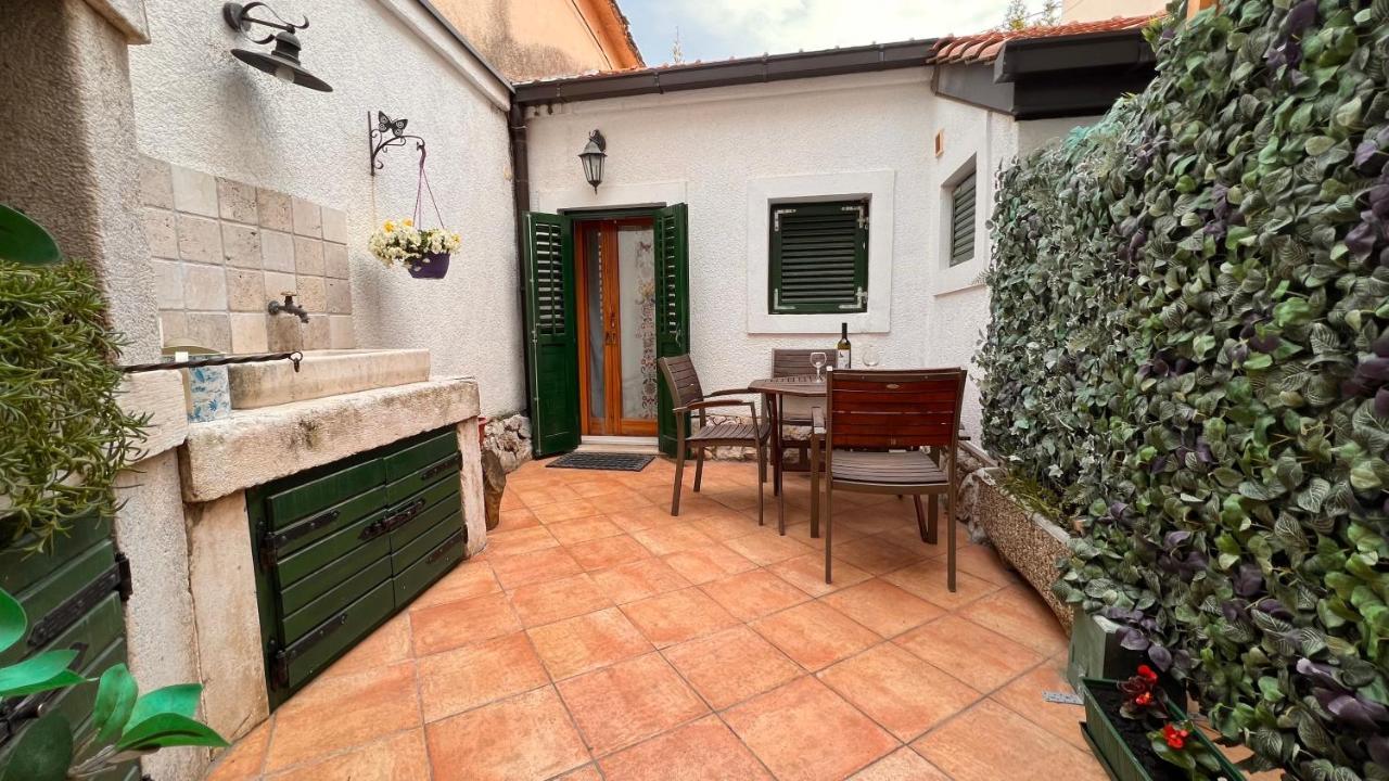 Guesthouse F Split Exterior photo